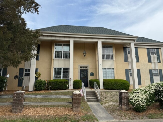 property at 3600 Chateau Dr