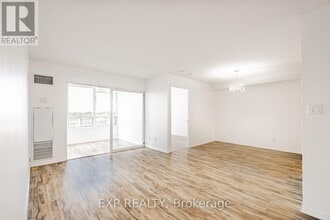 135 Hillcrest Ave in Mississauga, ON - Building Photo - Building Photo