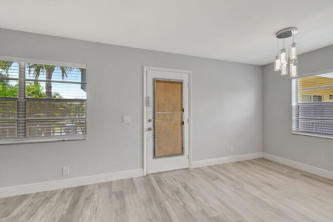 909 Flanders S in Delray Beach, FL - Building Photo - Building Photo