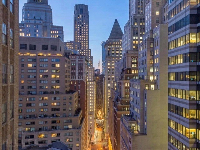 63 Wall St-Unit -8H in New York, NY - Building Photo