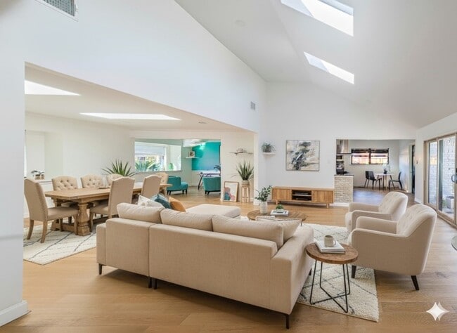 6518 Kury Ln in Houston, TX - Foto de edificio - Building Photo