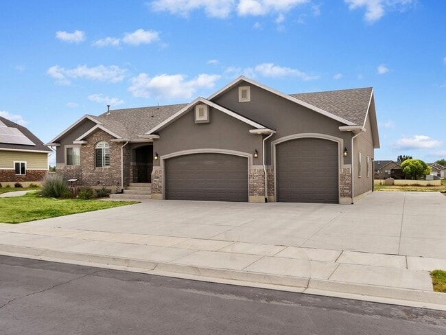 property at 5121 S 6175 W