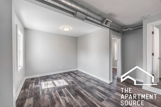 2206 W Erie St, Unit 2r in Chicago, IL - Building Photo - Building Photo