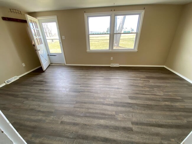 9842-44-46 E Washington St in Chagrin Falls, OH - Building Photo - Building Photo