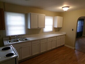 1142 W Bank St in Winston-Salem, NC - Building Photo - Building Photo