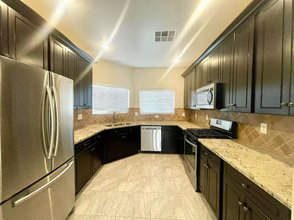 8905 Tom Noon Ave in Las Vegas, NV - Building Photo - Building Photo