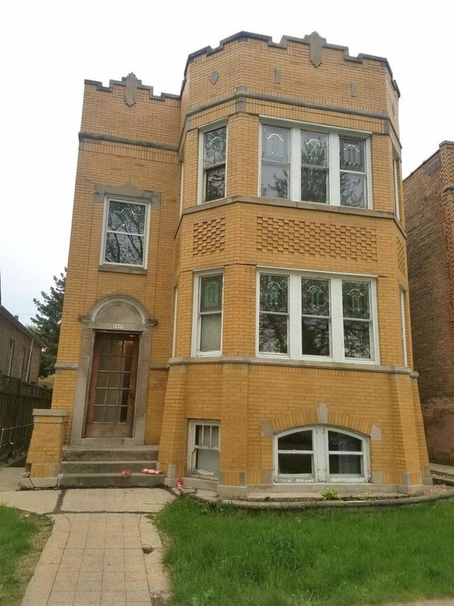 property at 5057 W Newport Ave