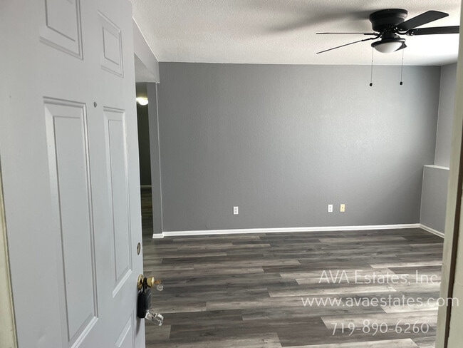 property at 733 E Laporte Dr