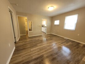 4298 SE 17th St in Des Moines, IA - Building Photo