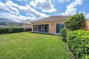 8511 Alessandria Ct in Naples, FL - Building Photo