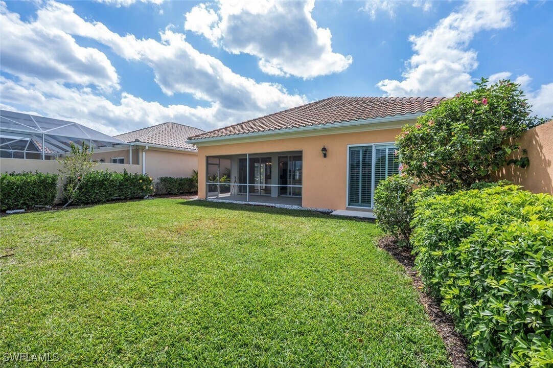 8511 Alessandria Ct in Naples, FL - Building Photo
