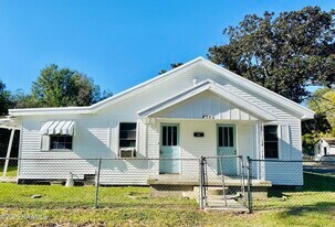309 Armentor St in New Iberia, LA - Building Photo