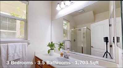 1062 Acland Way in Tracy, CA - Building Photo - Building Photo