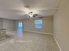 7117 King Crk Dr in Sun City Center, FL - Building Photo - Building Photo