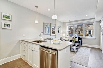 3918 W St NW in Washington, DC - Building Photo - Building Photo