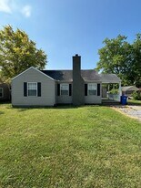 860 Burroughs Rd in Alcoa, TN - Building Photo