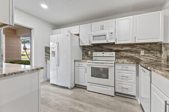 5847 Summerfield Ct in Fort Pierce, FL - Foto de edificio - Building Photo