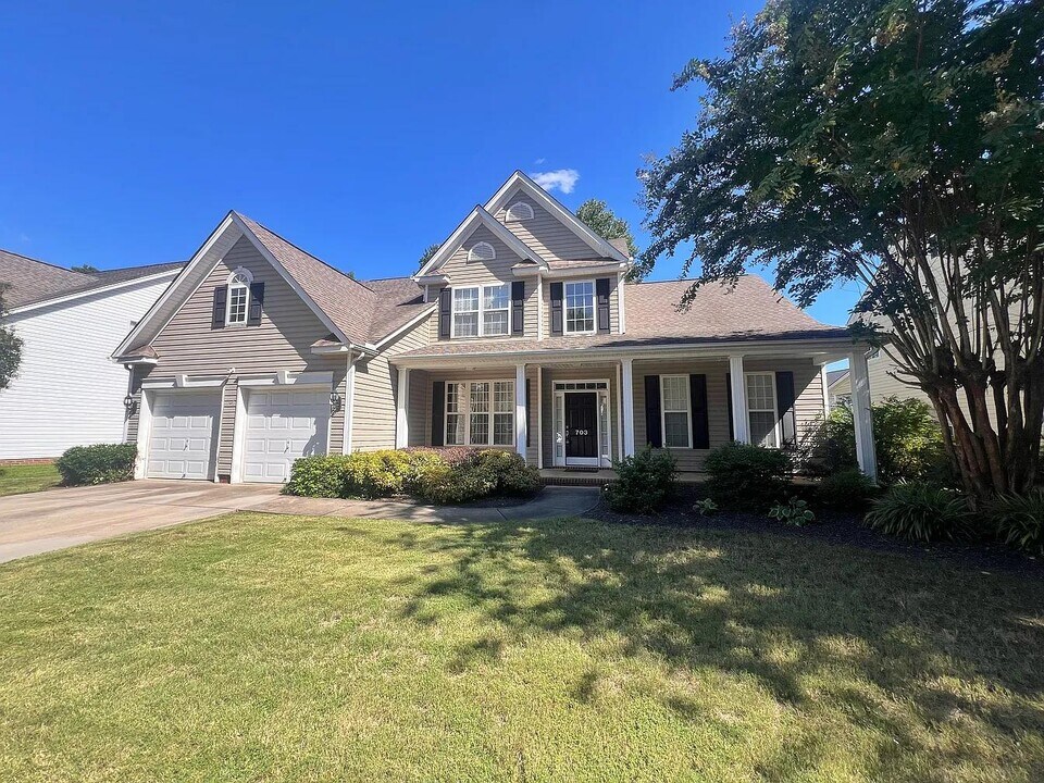 703 Kingsmoor Dr in Simpsonville, SC - Building Photo