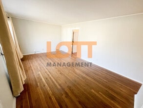 126 Forestdale Dr in Taylors, SC - Foto de edificio - Building Photo