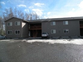 2901 S Donovan Dr in Wasilla, AK - Building Photo