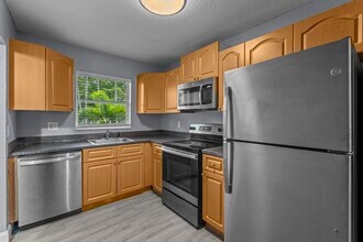 120 Sparrow Dr in Royal Palm Beach, FL - Building Photo - Building Photo