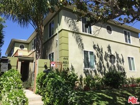 449 S Doheny Dr Apartments