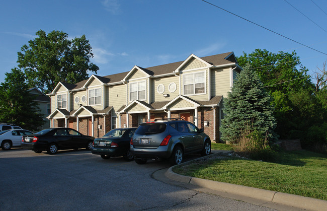 Courtside Townhomes in Lawrence, KS - Building Photo - Building Photo