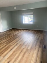 933 Roosevelt Blvd in Eleanor, WV - Foto de edificio - Building Photo