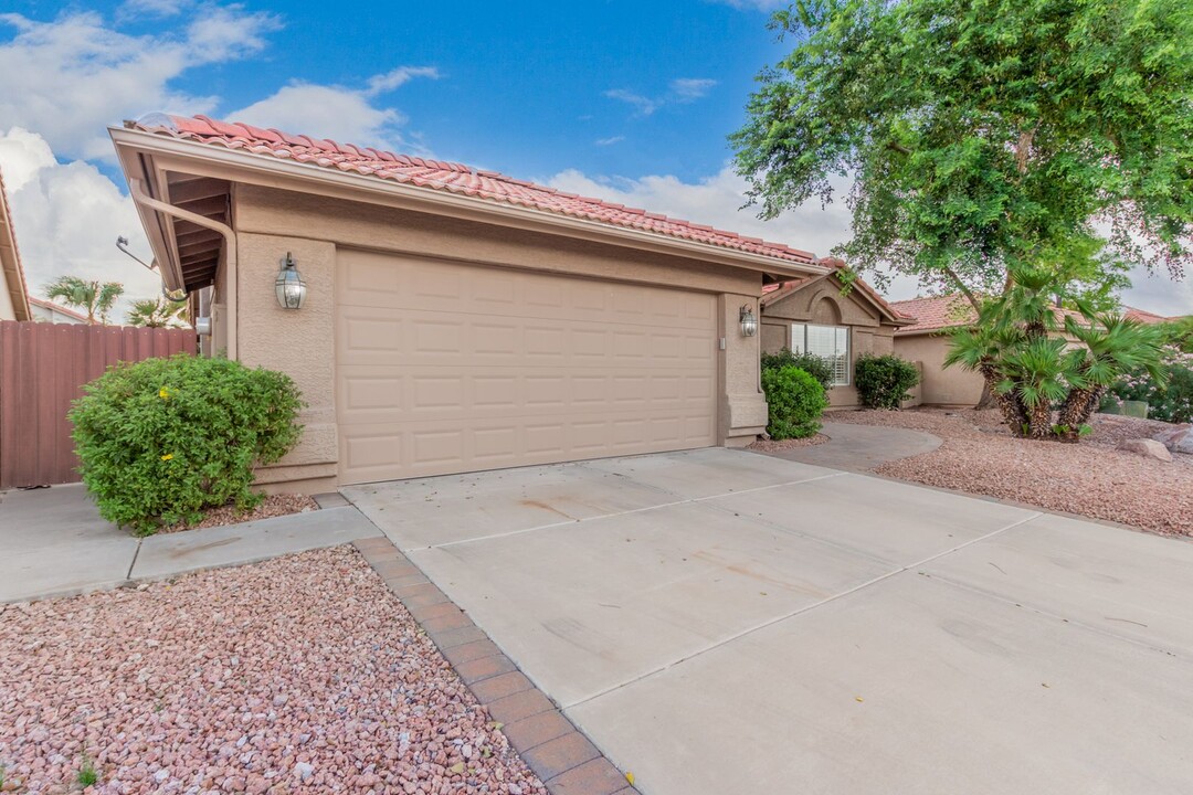 24642 S Drifter Dr in Sun Lakes, AZ - Building Photo