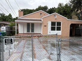 1560 NW 25th Ave in Miami, FL - Building Photo
