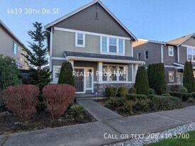 4419 30th Dr SE in Everett, WA - Building Photo