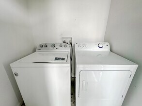 1071 Clayton Ln, Unit SI ID1256859P in Austin, TX - Foto de edificio - Building Photo