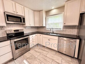 7425 Hardy Ave in Raytown, MO - Building Photo - Building Photo