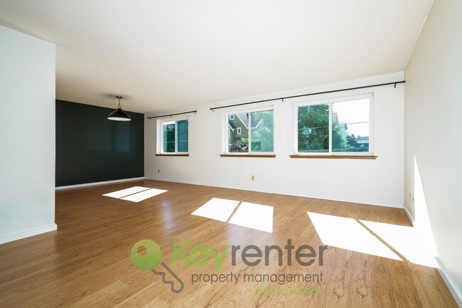734 N 94th St in Seattle, WA - Building Photo - Building Photo