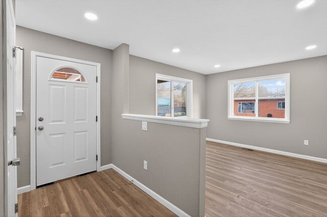 227 Crestone Ave in Colorado Springs, CO - Building Photo - Building Photo