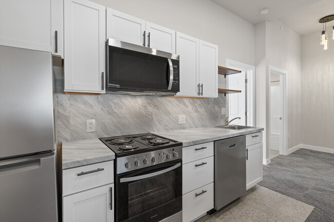 Panderosa Apartments in Custer, SD - Building Photo - Building Photo