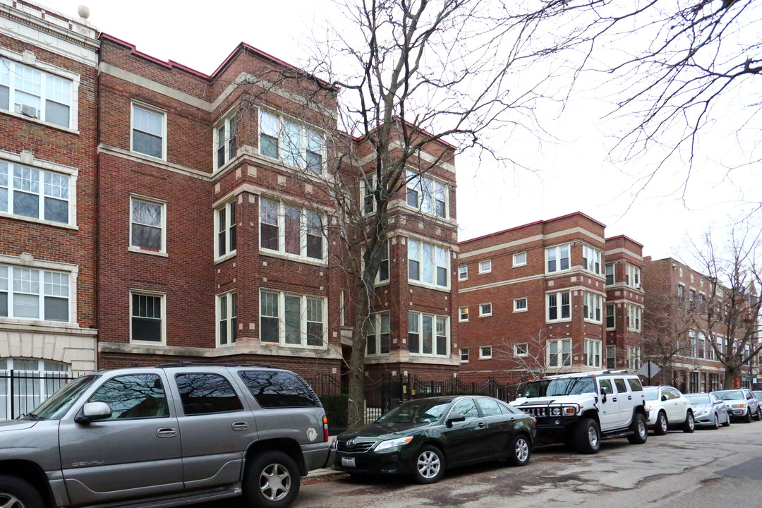 5534 N Winthrop Ave in Chicago, IL - Building Photo