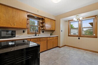 3661 S 22nd St in Milwaukee, WI - Building Photo - Building Photo
