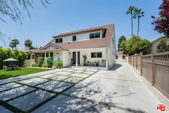 5737 Allott Ave in Los Angeles, CA - Building Photo - Building Photo
