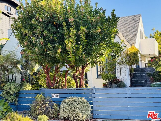 3028 Stanford Ave in Los Angeles, CA - Building Photo - Building Photo