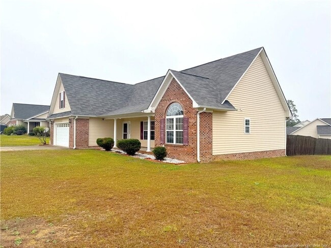 120 Clearbrook Pl in Raeford, NC - Building Photo - Building Photo