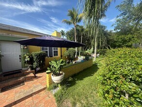 695 NE 81st St in Miami, FL - Building Photo - Building Photo