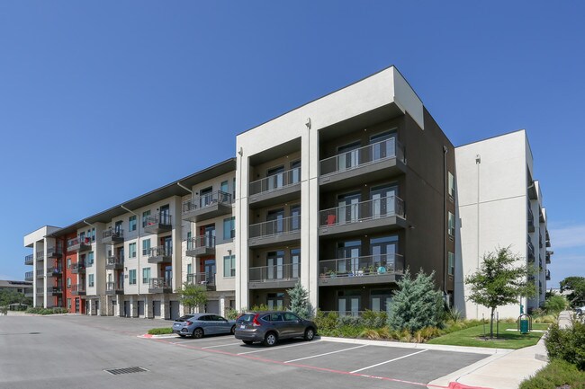 Latitude At Presidio in Cedar Park, TX - Foto de edificio - Building Photo