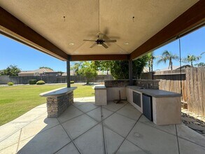 14211 Cedar Creek Ave in Bakersfield, CA - Building Photo - Building Photo