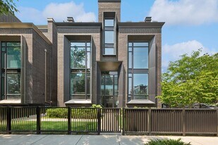 2756 N Magnolia Ave in Chicago, IL - Building Photo