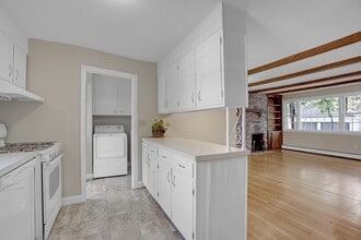 67 Elm St in Marblehead, MA - Building Photo - Building Photo