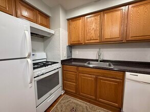 1253 Island Dr in Ann Arbor, MI - Building Photo - Building Photo