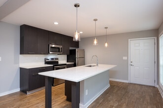 Riva Apartments in Atlanta, GA - Foto de edificio - Interior Photo