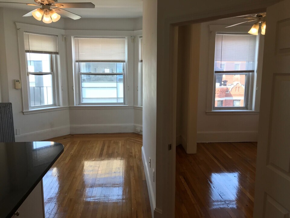 47 Hemenway St, Unit 39 in Boston, MA - Building Photo