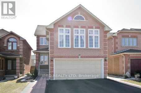 42 Mosley Crescent in Brampton, ON - Building Photo